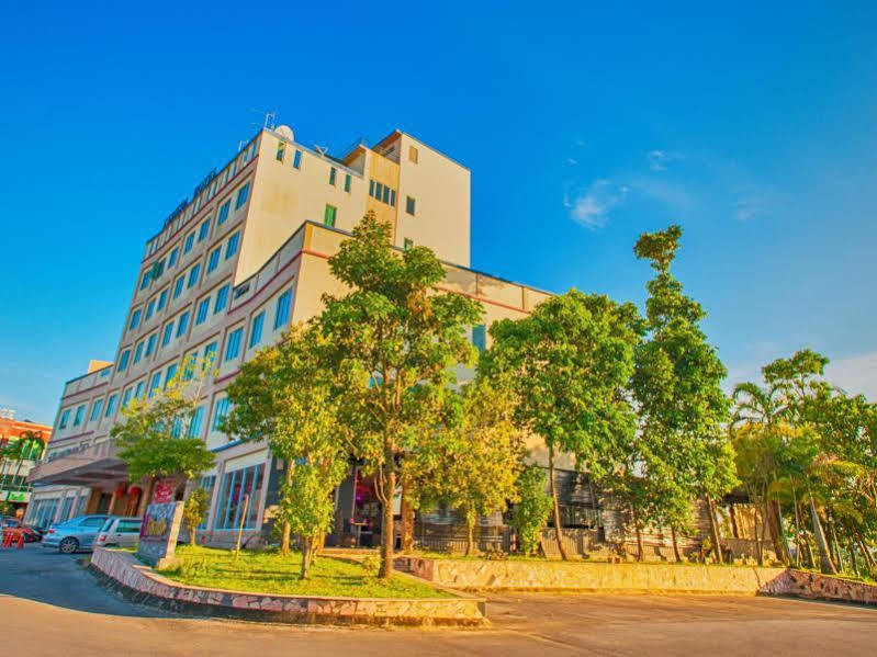 Kemena Hotel Bintulu Exterior photo